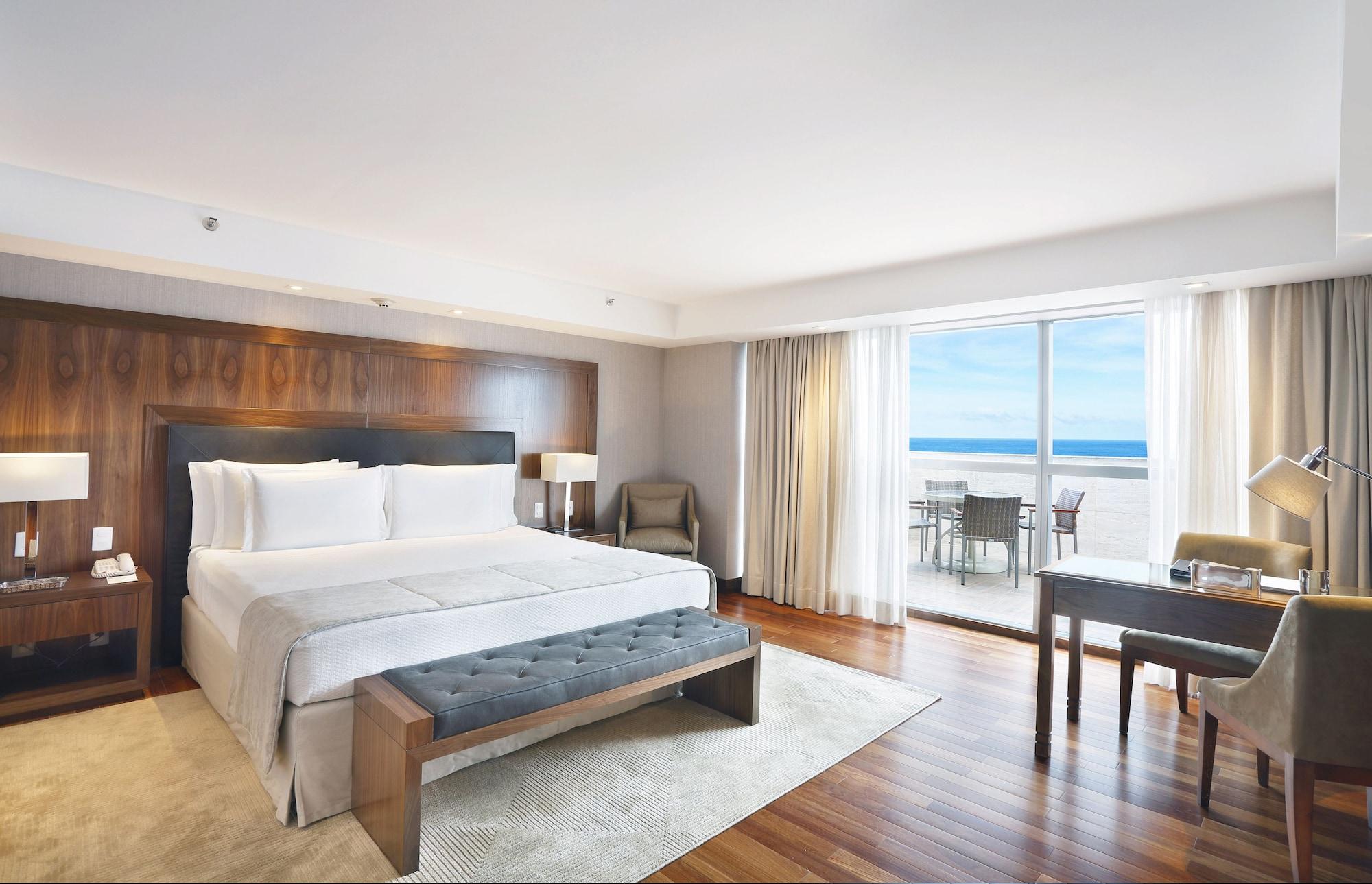ホテル ウィンザー マラペンディ リオデジャネイロ エクステリア 写真 A bedroom at the InterContinental Miami